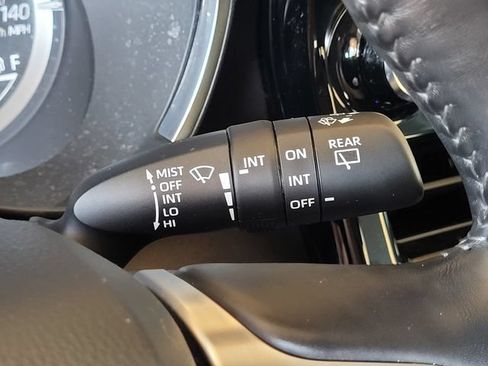 Certified 2021 Toyota Highlander Limited AWD/4WD image 31