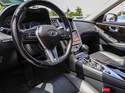 Used 2019 INFINITI Q50 Luxe w/ Essential Package (3.0T Luxe) AWD/4WD image 7