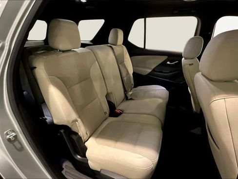 Used 2022 Chevrolet Traverse LS FWD image 25