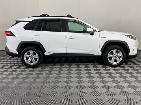 Used 2021 Toyota RAV4 XLE w/ Convenience Package image 21