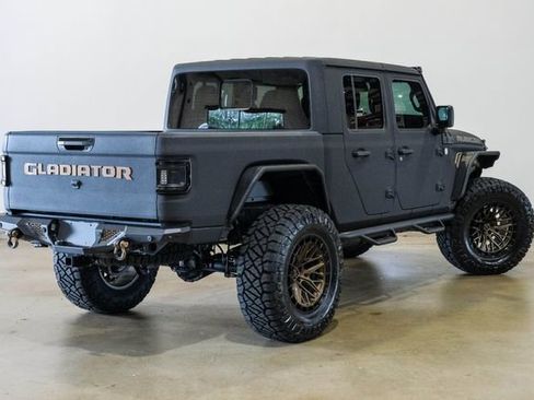 Used 2025 Jeep Gladiator Rubicon w/ Safety Group image 9