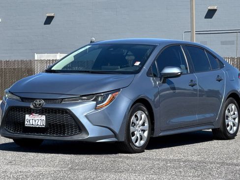Used 2021 Toyota Corolla LE w/ Carpet Mat Package (TMS) FWD image 9