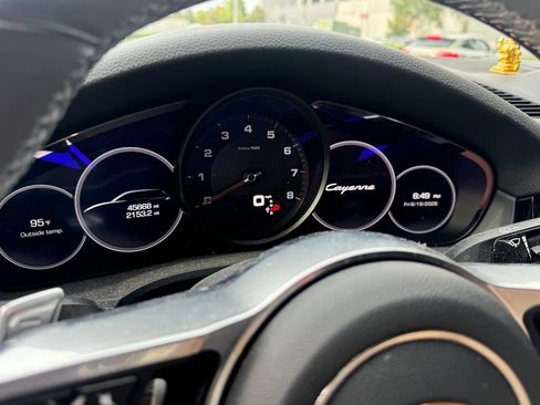 Certified 2019 Porsche Cayenne AWD/4WD image 8