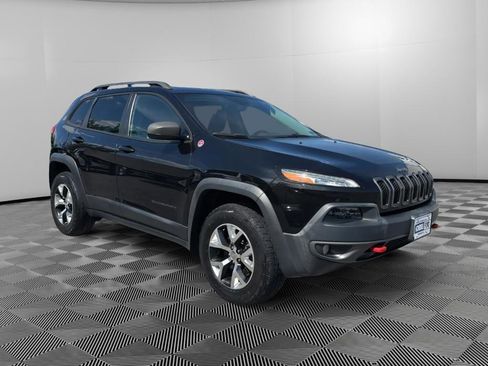 Used 2016 Jeep Cherokee Trailhawk w/ Comfort/Convenience Group AWD/4WD image 2