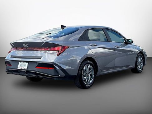 Certified 2024 Hyundai Elantra SEL FWD image 6