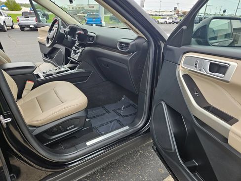 Used 2023 Ford Explorer Limited AWD/4WD image 27