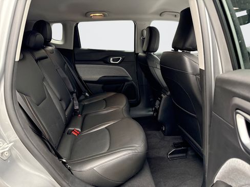 Used 2022 Jeep Compass Latitude image 18