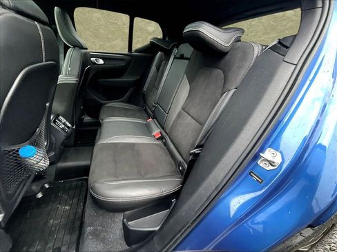 Used 2021 Volvo XC40 T5 R-Design w/ Climate Package image 25