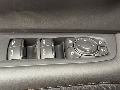 New 2025 Chevrolet Suburban High Country image 36