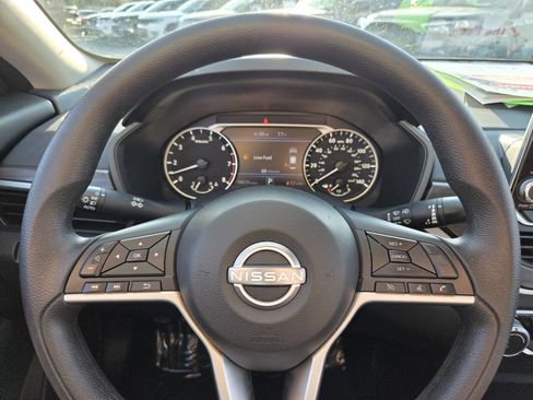 Used 2024 Nissan Altima 2.5 SV image 25