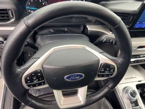 Used 2022 Ford Explorer XLT w/ Equipment Group 202A AWD/4WD image 21
