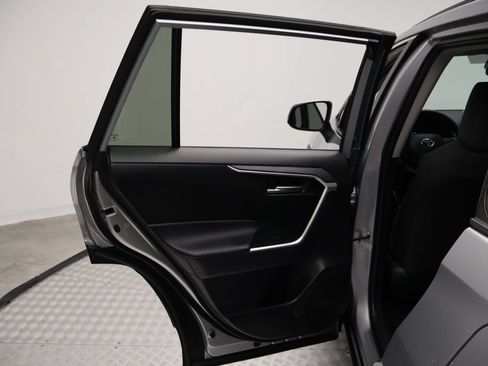Certified 2025 Toyota RAV4 XLE FWD image 21