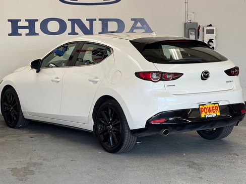 Used 2019 MAZDA MAZDA3 Premium image 5