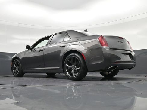 Used 2022 Chrysler 300 Touring w/ Sport Appearance Package RWD image 22