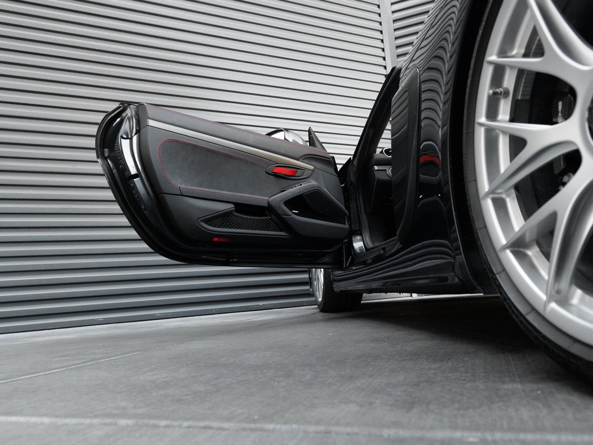 Certified 2024 Porsche 718 Boxster Spyder RS RWD image 17