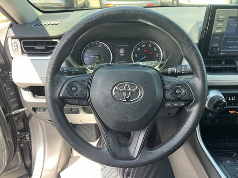 Used 2021 Toyota RAV4 XLE w/ Convenience Package AWD/4WD image 18