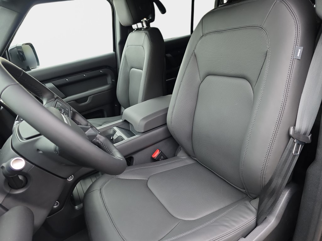 New 2026 Land Rover Defender 110 X-Dynamic SE AWD/4WD image 12