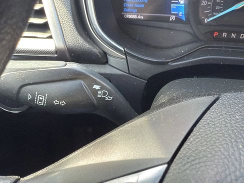 Used 2020 Ford Fusion SE FWD image 14