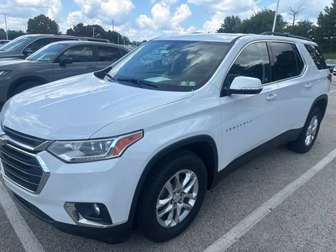 Used 2019 Chevrolet Traverse LT w/ LPO, Floor Liner Package AWD/4WD image 2