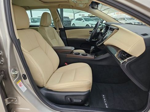 Used 2017 Toyota Avalon XLE image 26