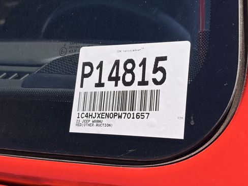 Used 2023 Jeep Wrangler Unlimited Sahara AWD/4WD image 29