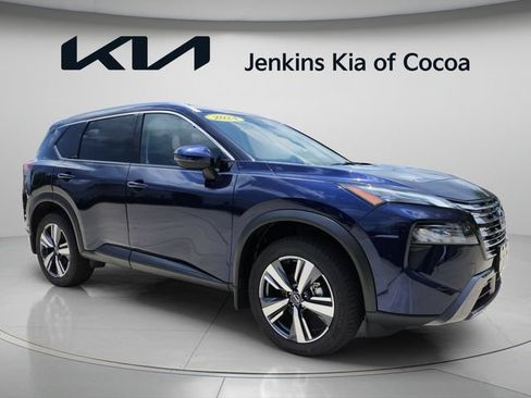 Used 2024 Nissan Rogue SL AWD/4WD image 1