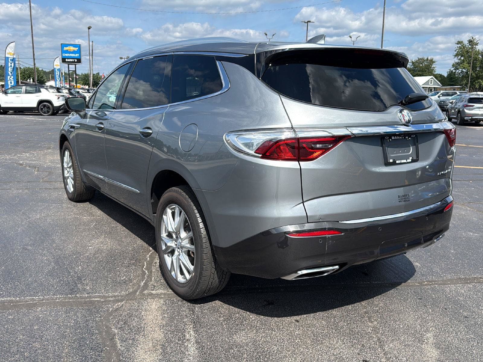 Used 2023 Buick Enclave Premium w/ Experience Buick Package AWD/4WD image 3