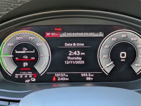 Used 2024 Audi Q5 e Premium Plus image 12