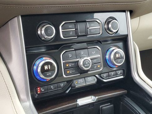 Used 2023 GMC Yukon Denali w/ Advanced Technology Package image 20