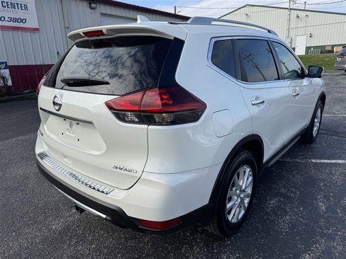 Used 2018 Nissan Rogue SV w/ Sun & Sound Touring Package image 8