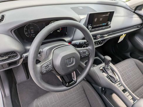 Certified 2025 Honda HR-V LX image 2