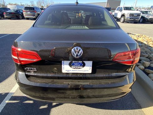 Used 2015 Volkswagen Jetta S image 8