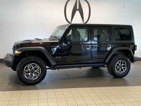 Used 2024 Jeep Wrangler Unlimited Rubicon image 3