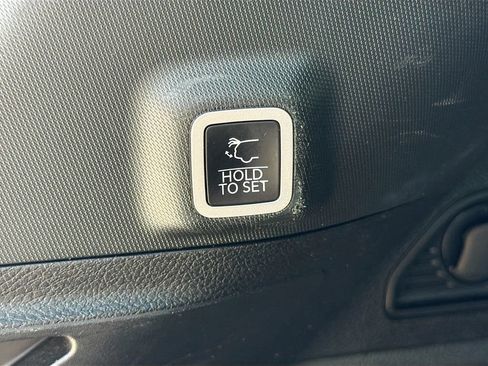 Used 2024 Jeep Grand Cherokee Altitude AWD/4WD image 15