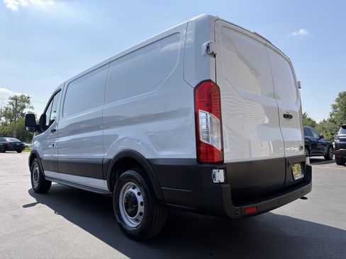 Used 2020 Ford Transit 150 Low Roof RWD image 5