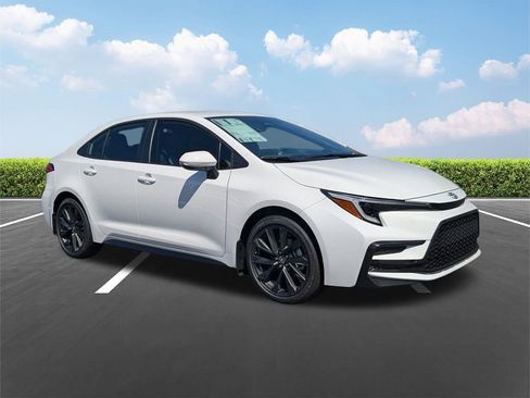 New 2026 Toyota Corolla SE image 2