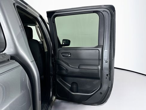 Used 2024 Nissan Frontier SV w/ SV Convenience Package image 28