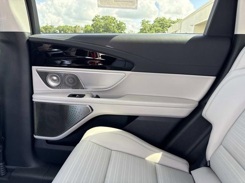 New 2026 Lincoln Nautilus Reserve AWD/4WD image 15