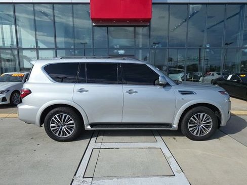 Used 2022 Nissan Armada SV w/ SV Appearance Package image 4