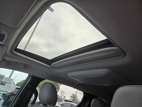 Certified 2026 Toyota Sienna XLE FWD image 18