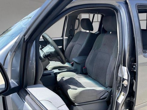 Used 2017 Nissan Frontier SV AWD/4WD image 24