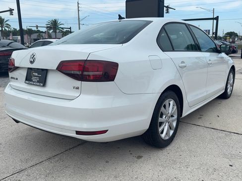 Used 2016 Volkswagen Jetta SE FWD image 5