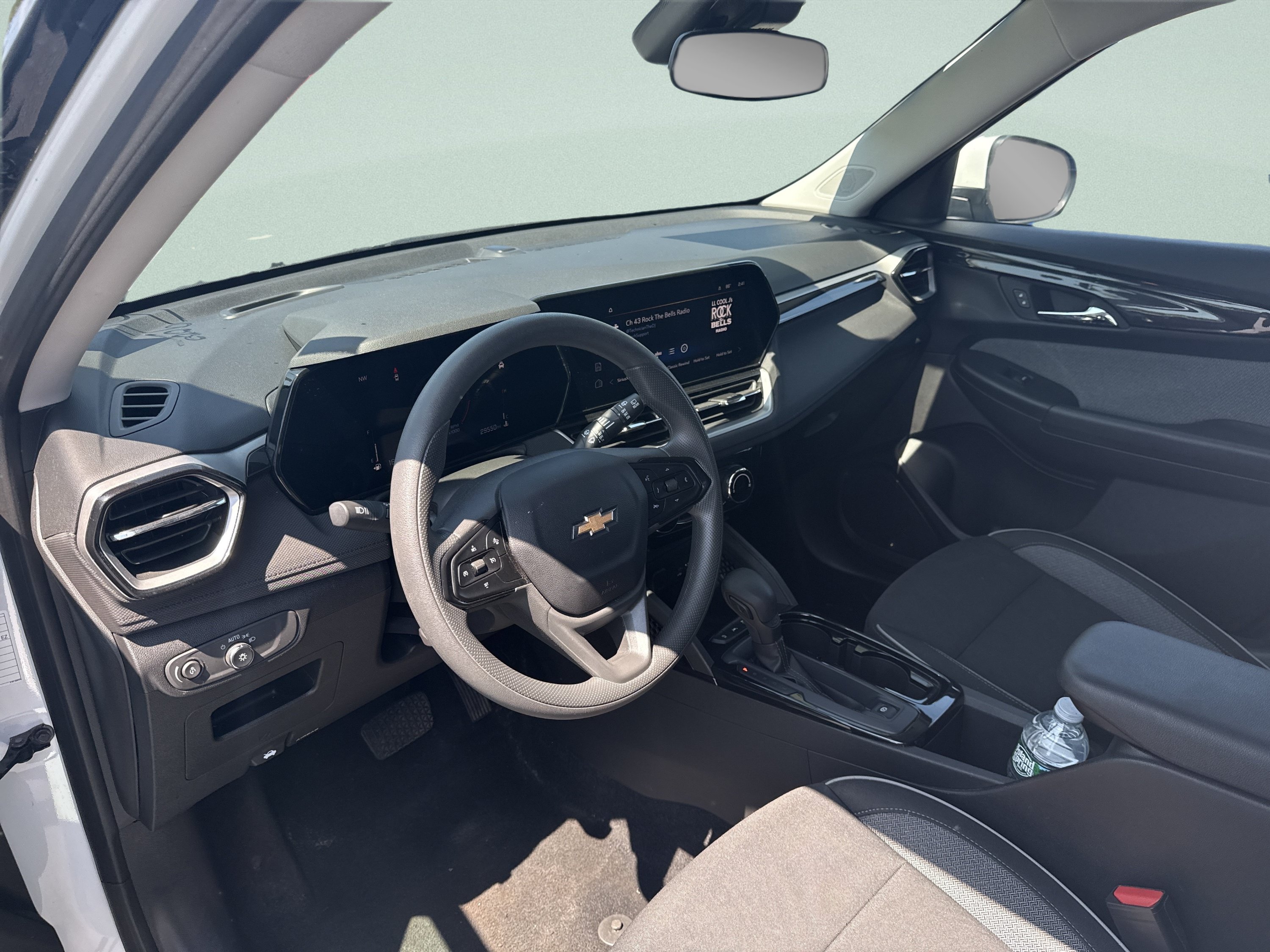 Used 2025 Chevrolet TrailBlazer LT AWD/4WD image 14