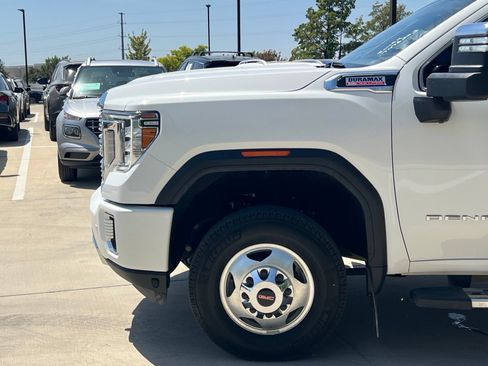 Used 2022 GMC Sierra 3500 Denali w/ Denali Ultimate Package AWD/4WD image 9
