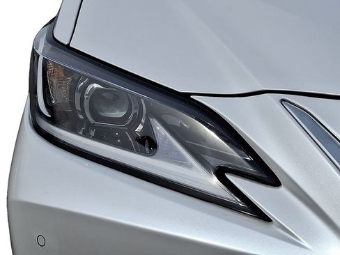 Used 2023 Lexus ES 350 w/ Premium Package image 10