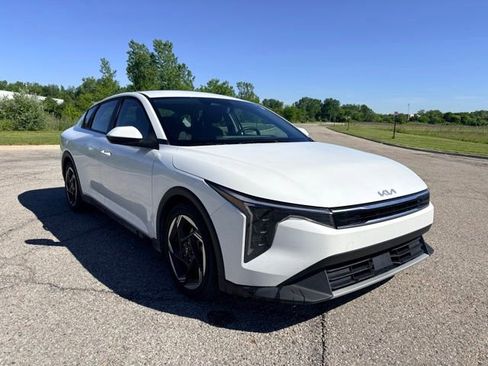 Used 2025 Kia K4 EX FWD image 7
