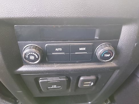 Used 2020 Chevrolet Traverse RS image 53