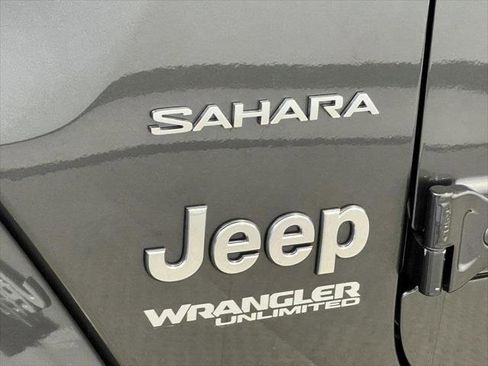 Certified 2022 Jeep Wrangler Unlimited Sahara w/ Cold Weather Group image 38