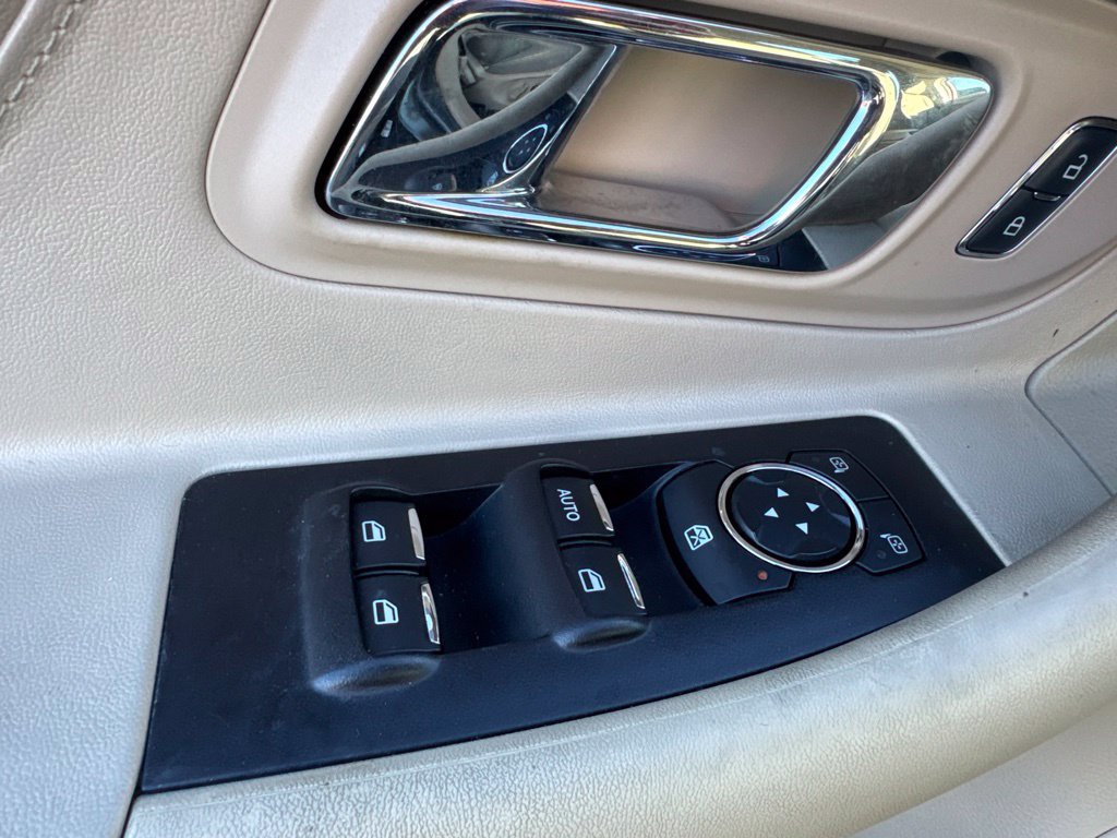 Used 2017 Ford Taurus SE FWD image 12