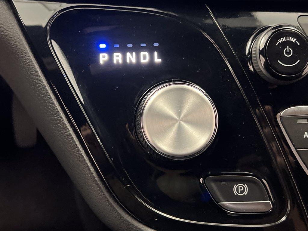 Used 2027 Chrysler Pacifica Select FWD image 64
